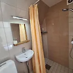 Kraavi Guest Hostel