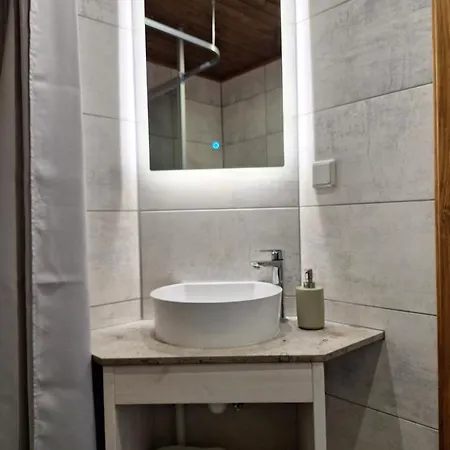 Hostel Kraavi Guest Κουρεσάαρε