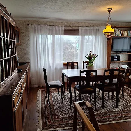 Hostal Kraavi Guest *