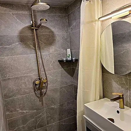 Kraavi Guest Hostel Kuressaare