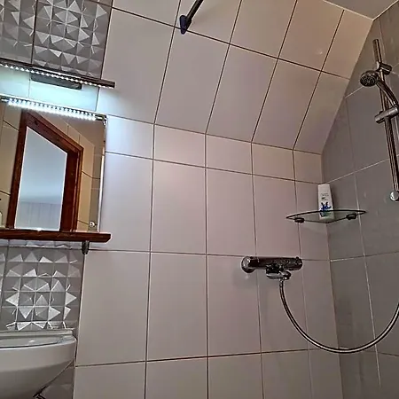 Hostel Kraavi Guest *