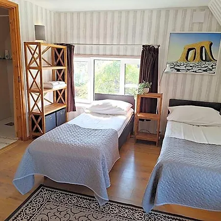 Kraavi Guest Hostel