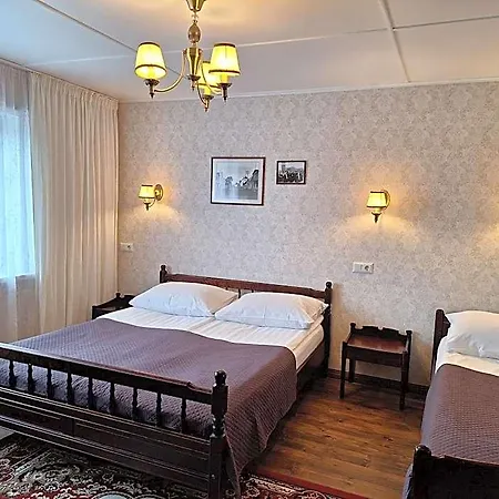 Kraavi Guest Hostel