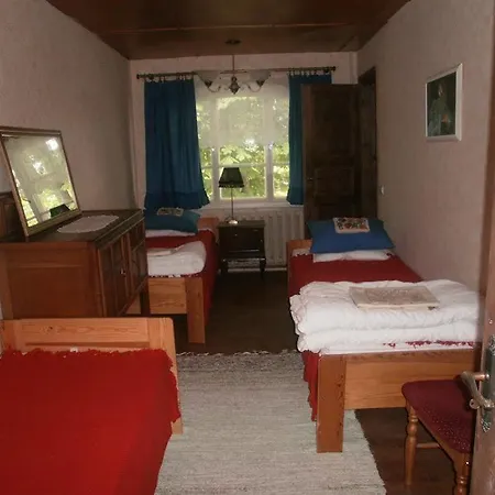 Kraavi Guest Hostel Κουρεσάαρε