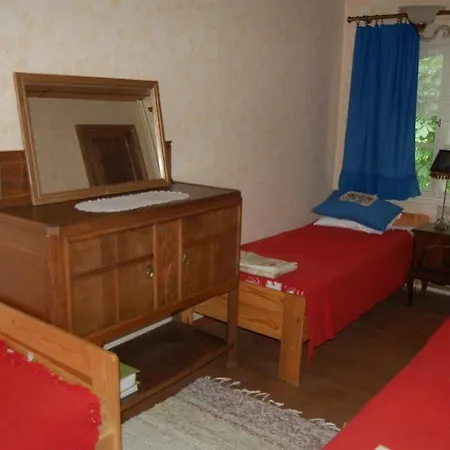 Kraavi Guest * קורסארה