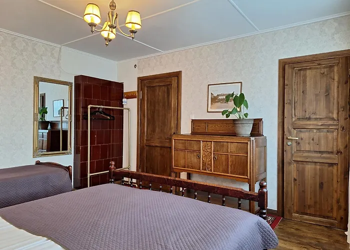 Kraavi Guest Hostel *