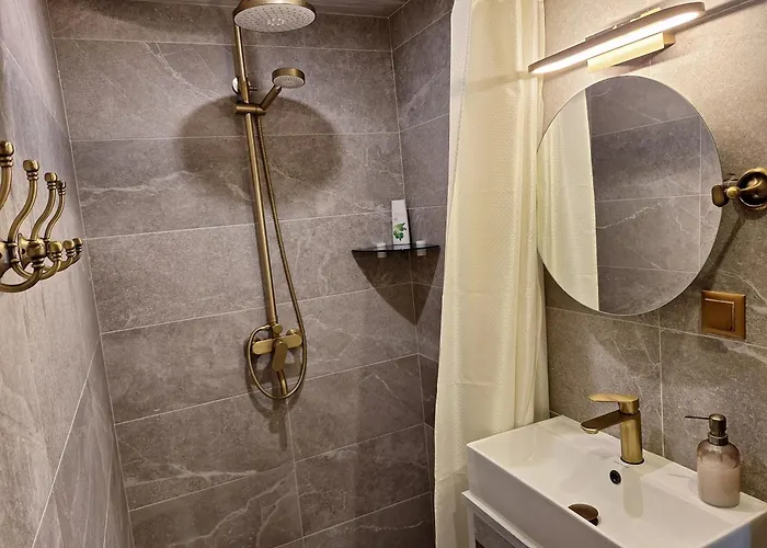 Kraavi Guest Hostel *